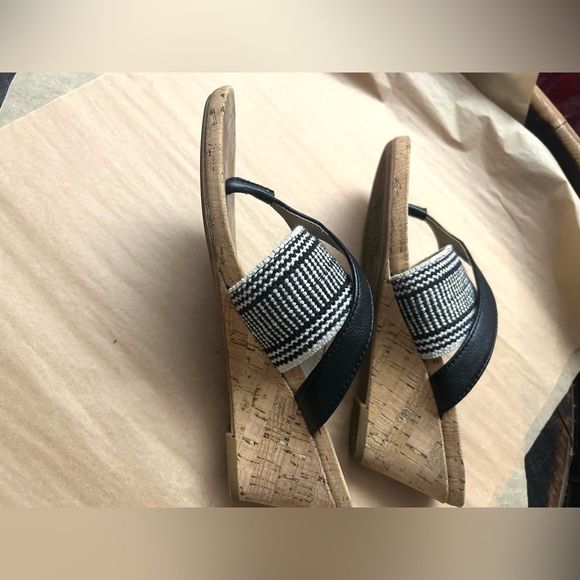 White Mountain Black and Cream Wedge Sandals - Picture 12 of 12